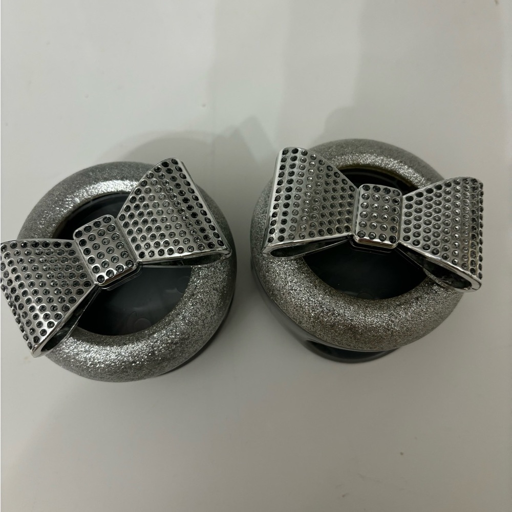 Slatkin & Co. silver bow Scentportable visor clips